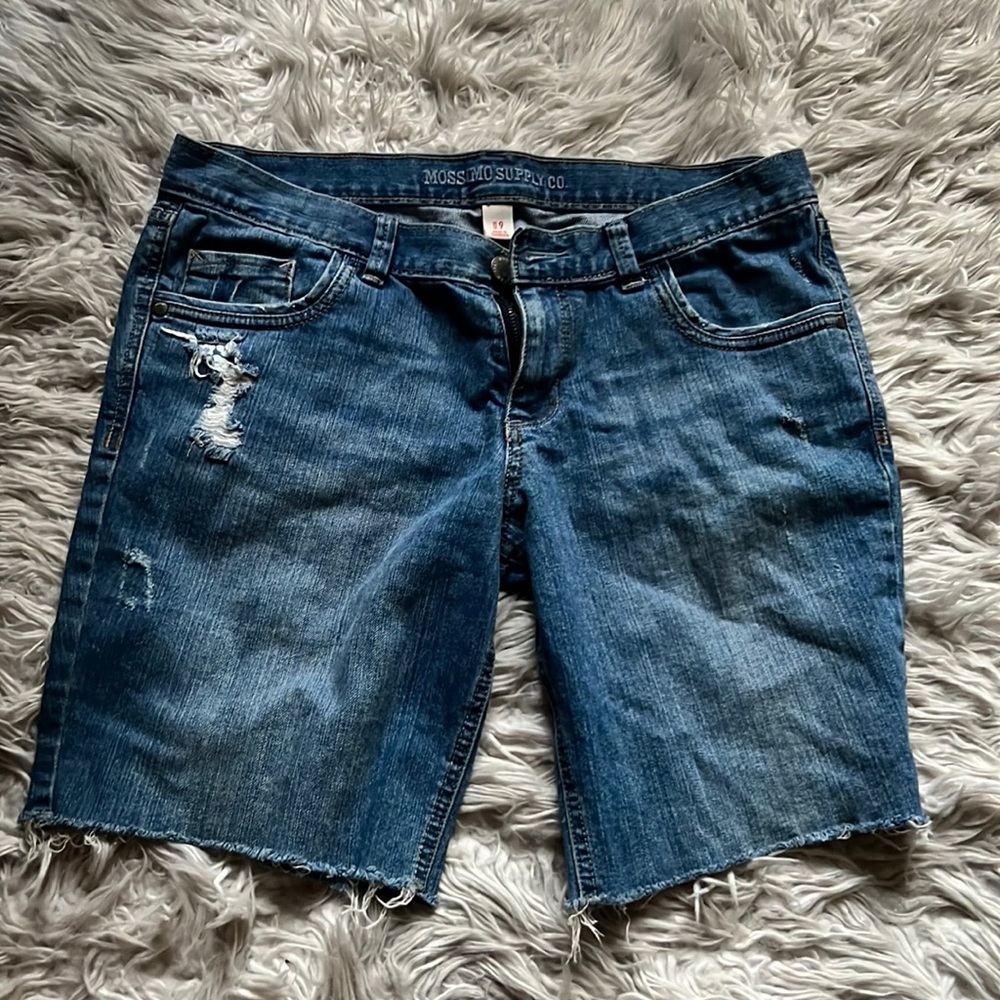 Bermuda medium wash shorts